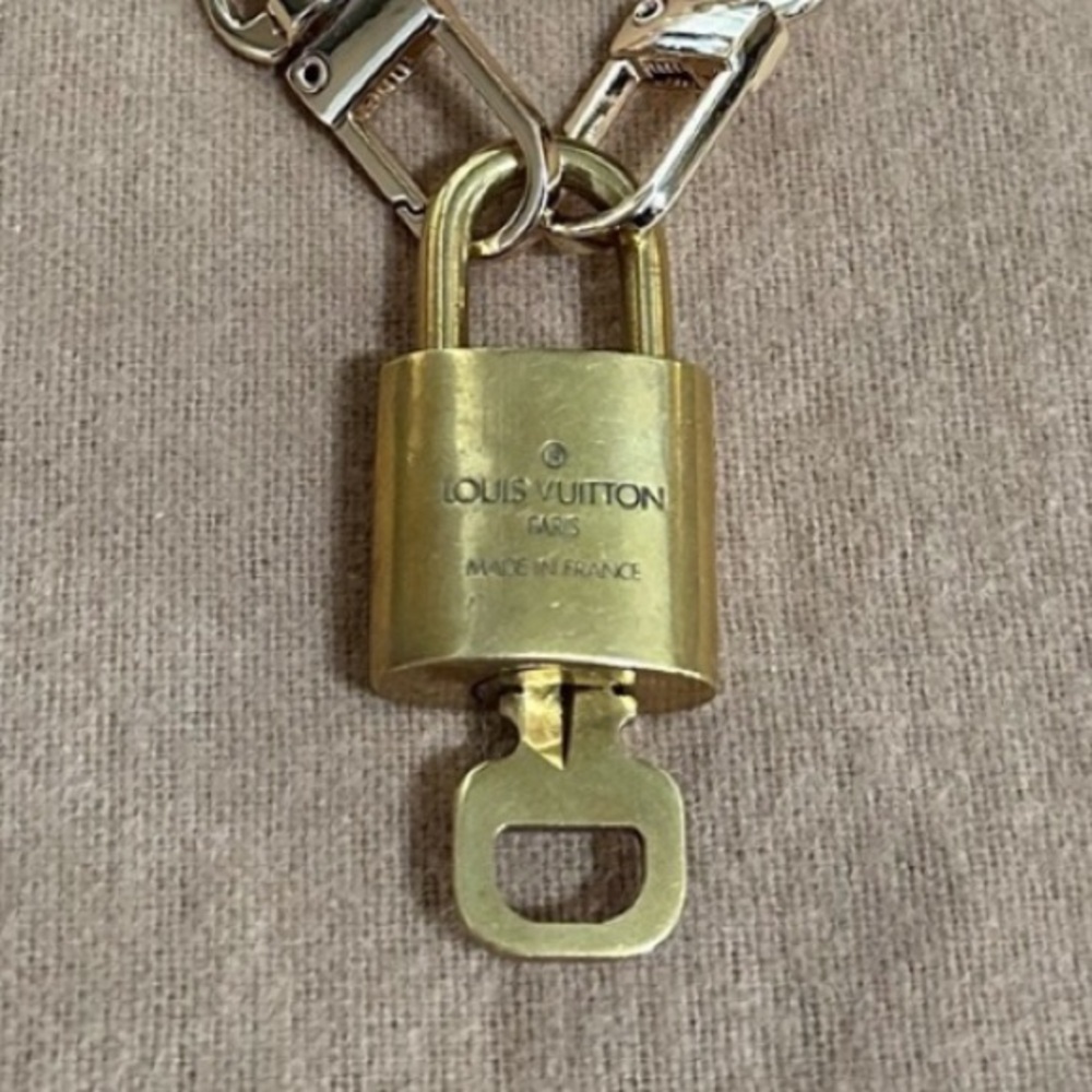 314 LOUIS VUITTON LV Lock and Key #314 - Picture 6 of 6